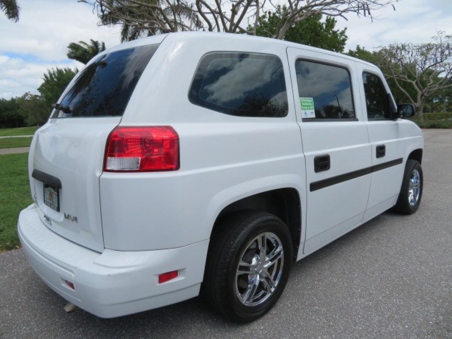 2012 White /Black with an 4.6L V8 engine, Automatic transmission, located at 4301 Oak Circle #19, Boca Raton, FL, 33431, (954) 561-2499, 26.388861, -80.084038 - You are looking at a Gorgeous 2012 Mobility Ventures MV1 Handicap Wheelchair Conversion Van with 64K Original Miles, 4.6L Ford V8, Bleack Leather Type Interior, Alloy Wheels, Power Side Entry Wheelchair Lift with Long Ramp and Short Ramp Function, Q Lock 150 EZ Lock, L-Track Tie Down System, Back Up - Photo#17